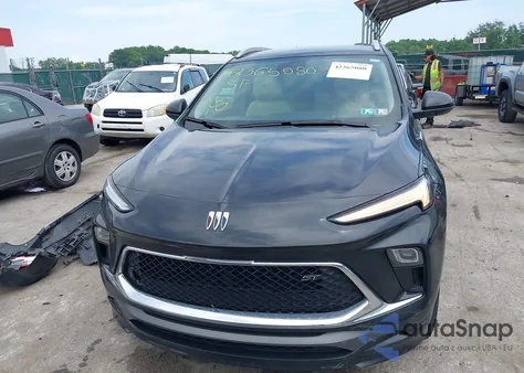 2024 Buick Encore Gx Sport Touring Awd z USA, uszkodzony, nr VIN KL4AMESL6RB007771